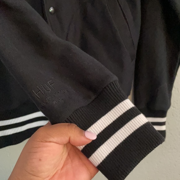 ⚡️HP⚡️HUF Classic H Varsity Jacket - Picture 5 of 7